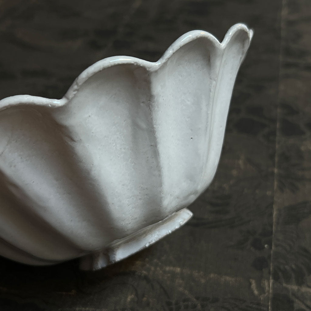 Astier de Villatte Medium Footed Marguerite Bowl – PATCH NYC