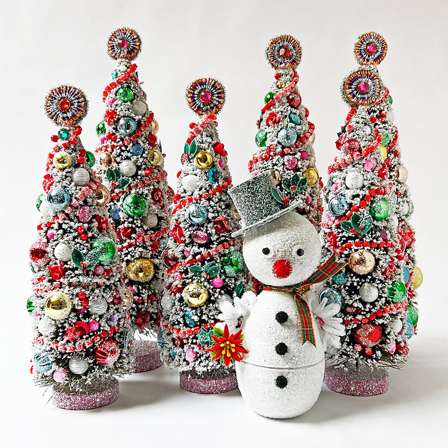 Deluxe Holiday Bristle Tree with Garland: Extra Large