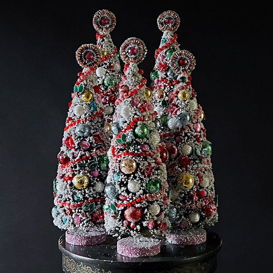 Deluxe Holiday Bristle Tree with Garland: Large