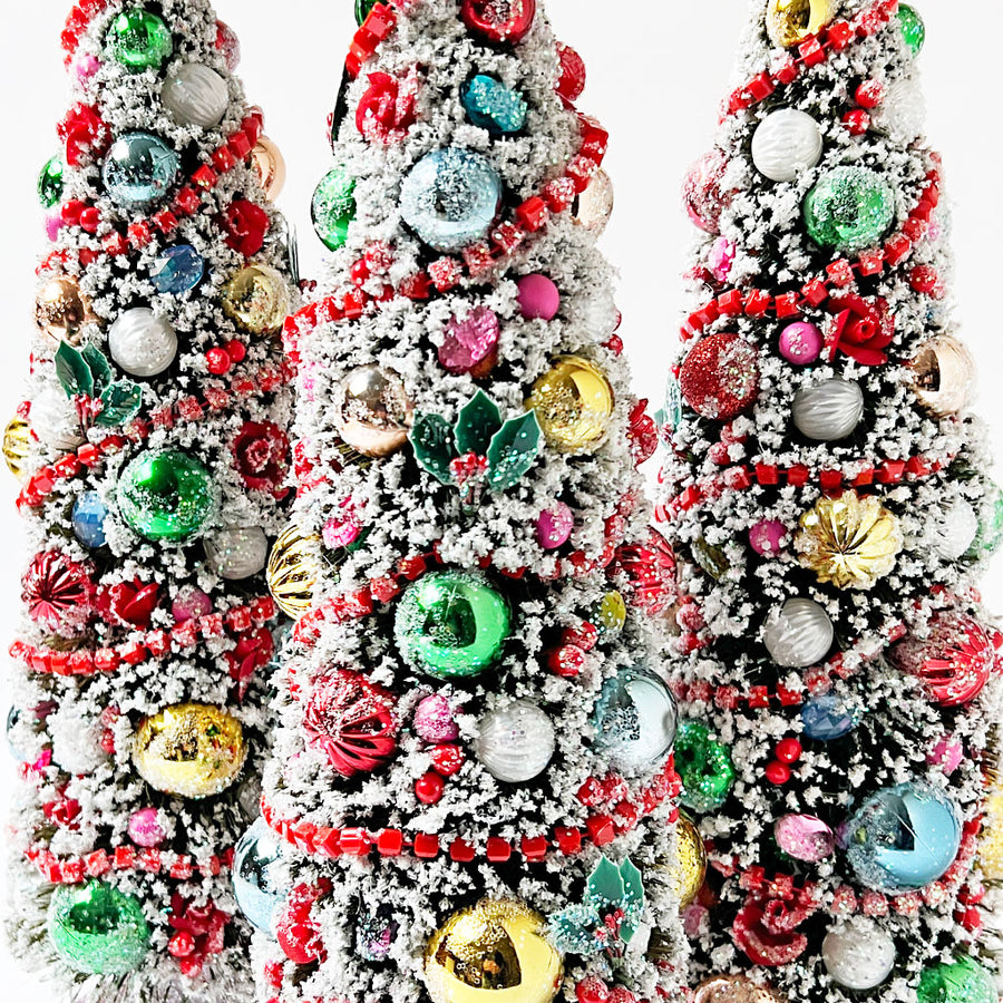 Deluxe Holiday Bristle Tree with Garland: Extra Large