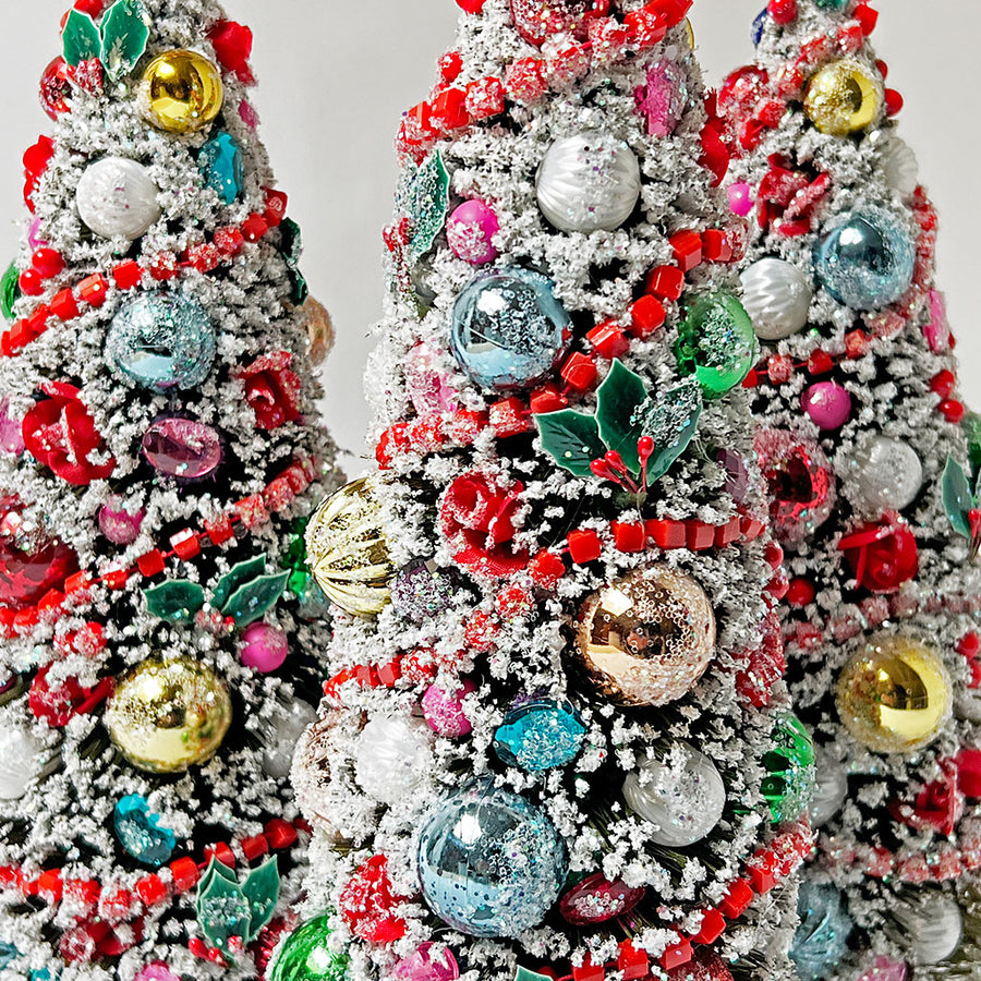 Deluxe Holiday Bristle Tree with Garland: Large