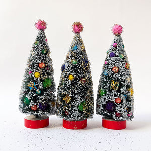 Retro Holiday Bristle Tree: Red Base Medium