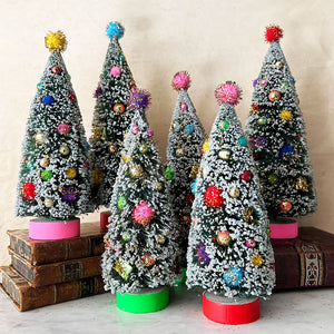 Retro Holiday Bristle Tree: Red Base Large