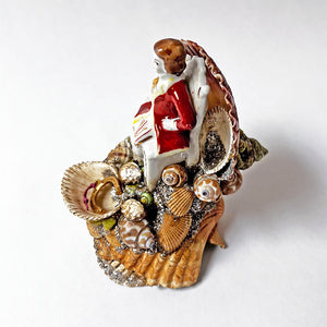 PATCH NYC One of a Kind Sea Shell Souvenir: Seated Man