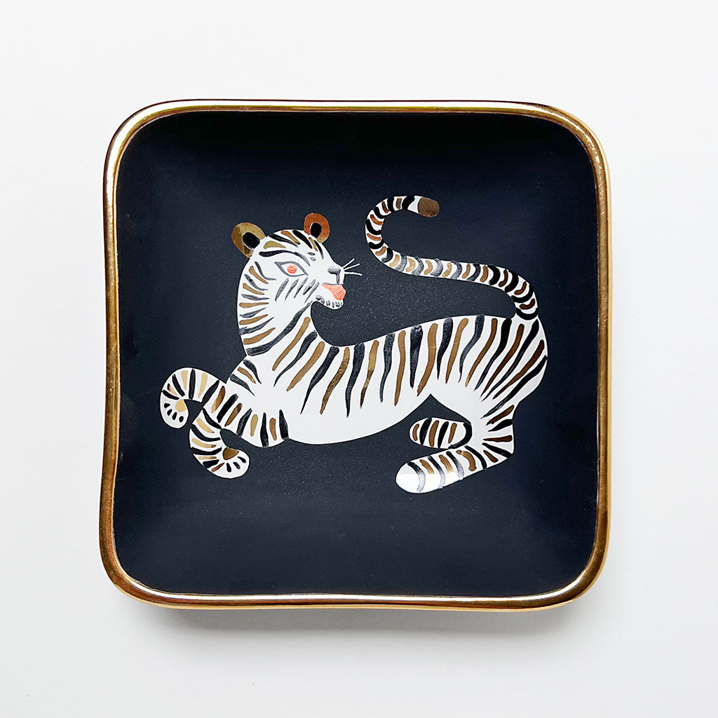Waylande Gregory Square Dish with Tiger Matte Black – PATCH NYC