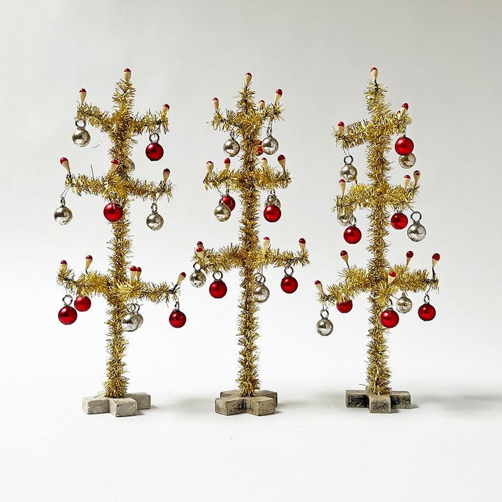 Tinsel Tree with Ornaments: Gold