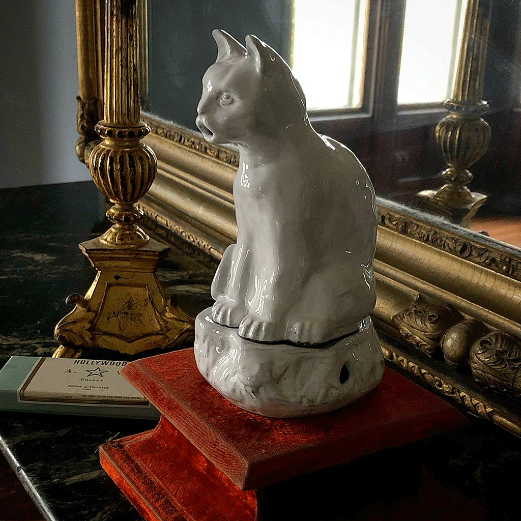 Astier de Villatte Smoking Cat Incense Holder – PATCH NYC Astier de Villatte Smoking Cat Incense Holder – PATCH NYC